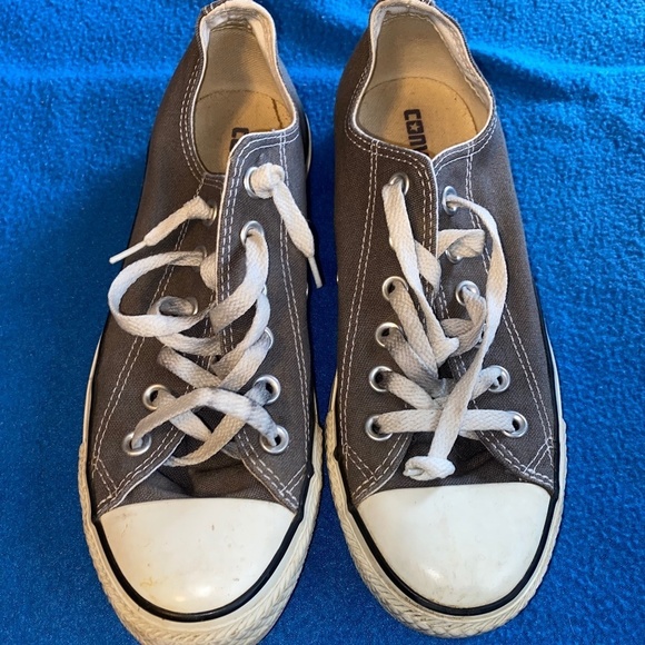 Converse All Star ladies size 8 gray sneakers - Picture 1 of 5